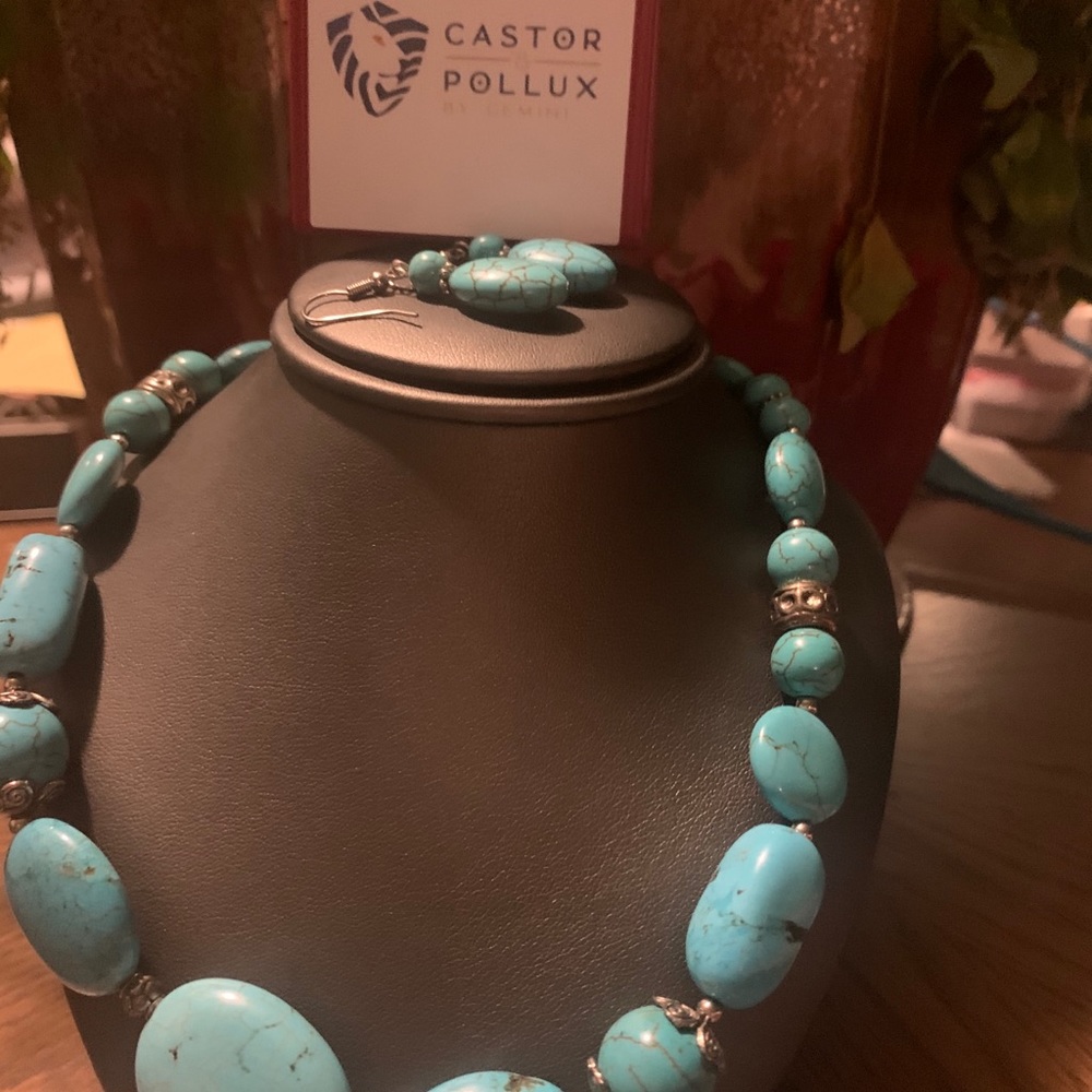 Turquoise adjustable statement necklace set - Picture 2 of 4